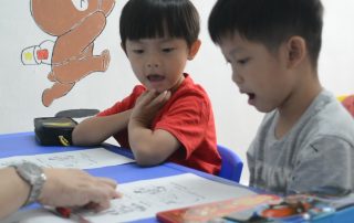 Kids learning to read with fun and engaging phonics programs